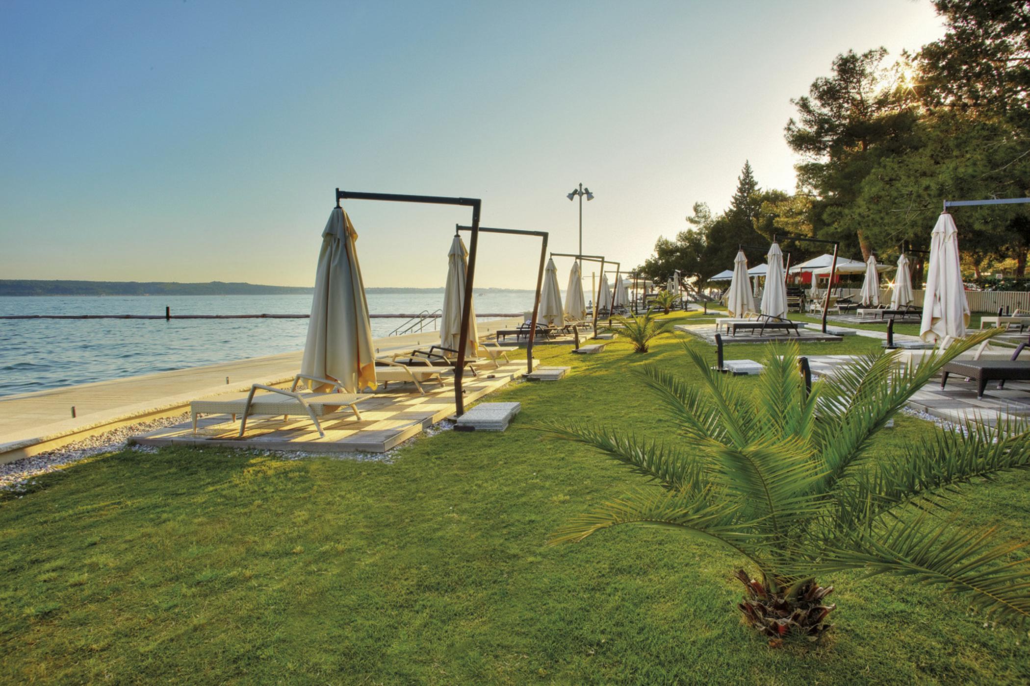 Hotel Slovenija - Terme & Wellness Lifeclass ポルトローシュ エクステリア 写真 Beach in Nikiti