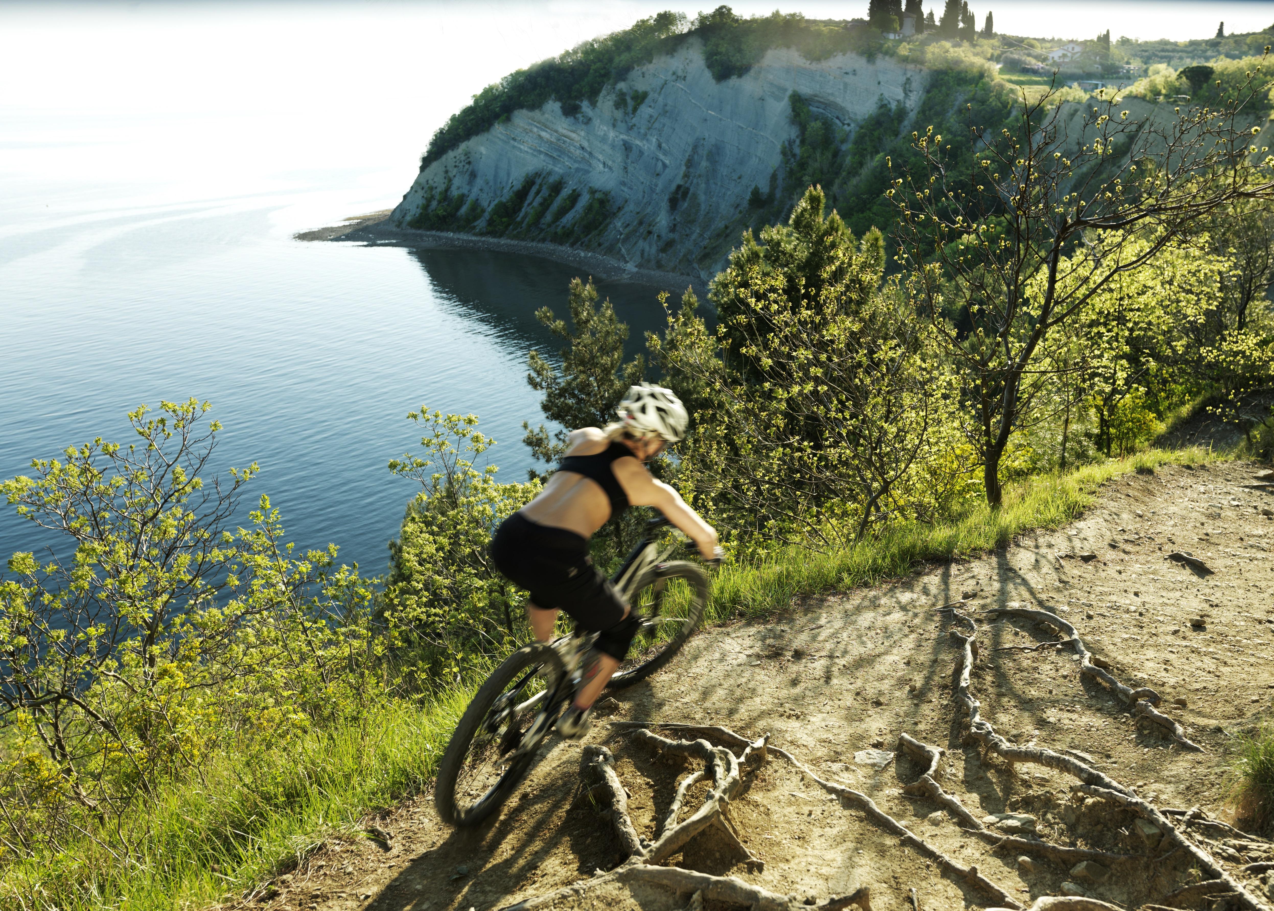 Hotel Slovenija - Terme & Wellness Lifeclass ポルトローシュ エクステリア 写真 A mountain biker on the Bruce Trail