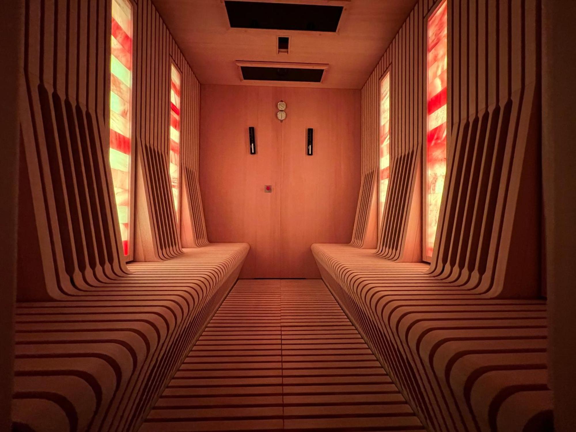 Hotel Slovenija - Terme & Wellness Lifeclass ポルトローシュ エクステリア 写真 The interior of a salt cave