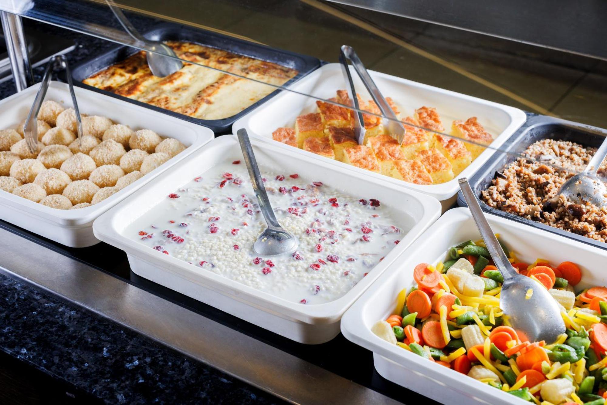 Hotel Slovenija - Terme & Wellness Lifeclass ポルトローシュ エクステリア 写真 A selection of dishes at a buffet