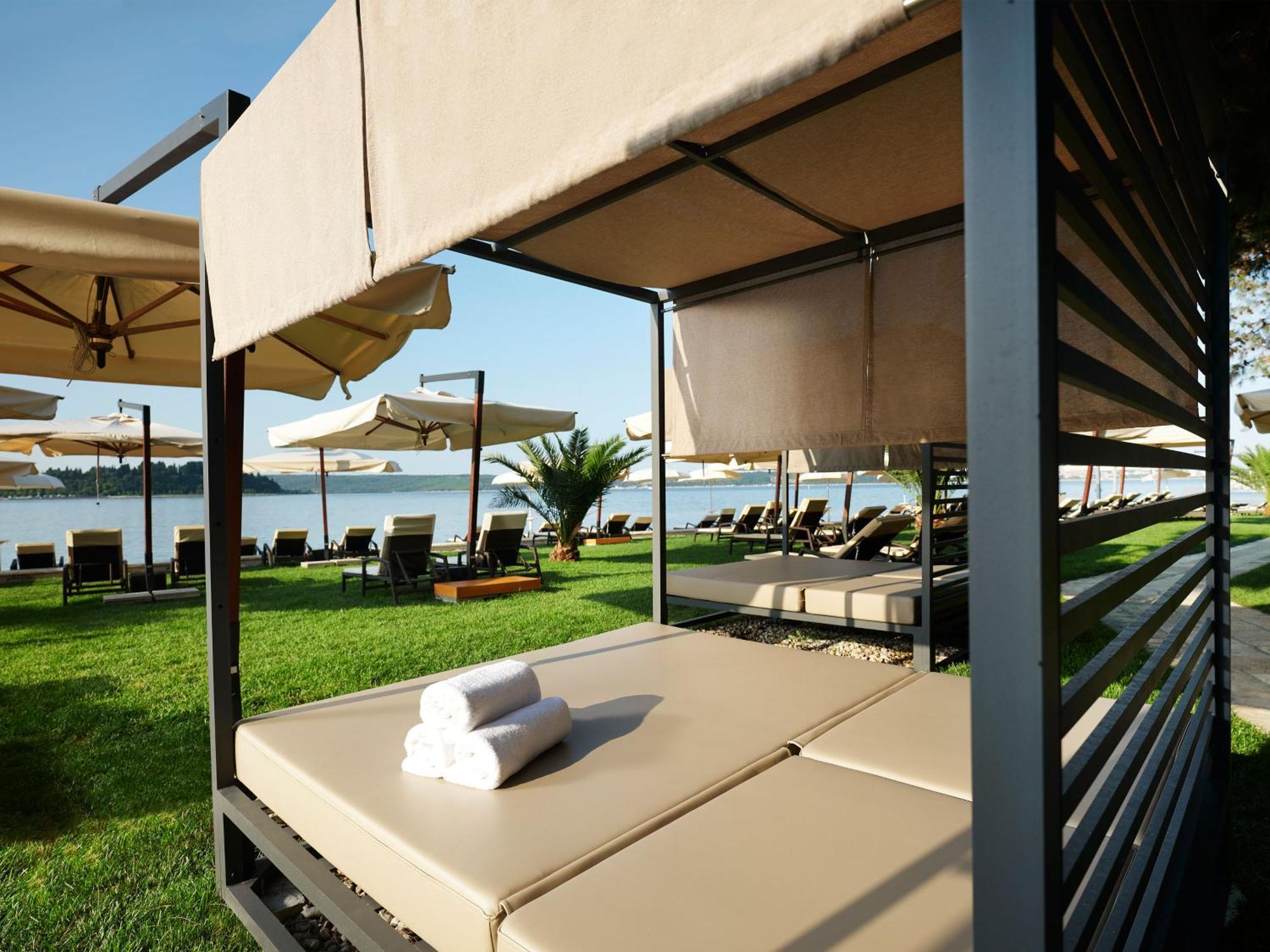 Hotel Slovenija - Terme & Wellness Lifeclass ポルトローシュ エクステリア 写真 Beach at the Hotel